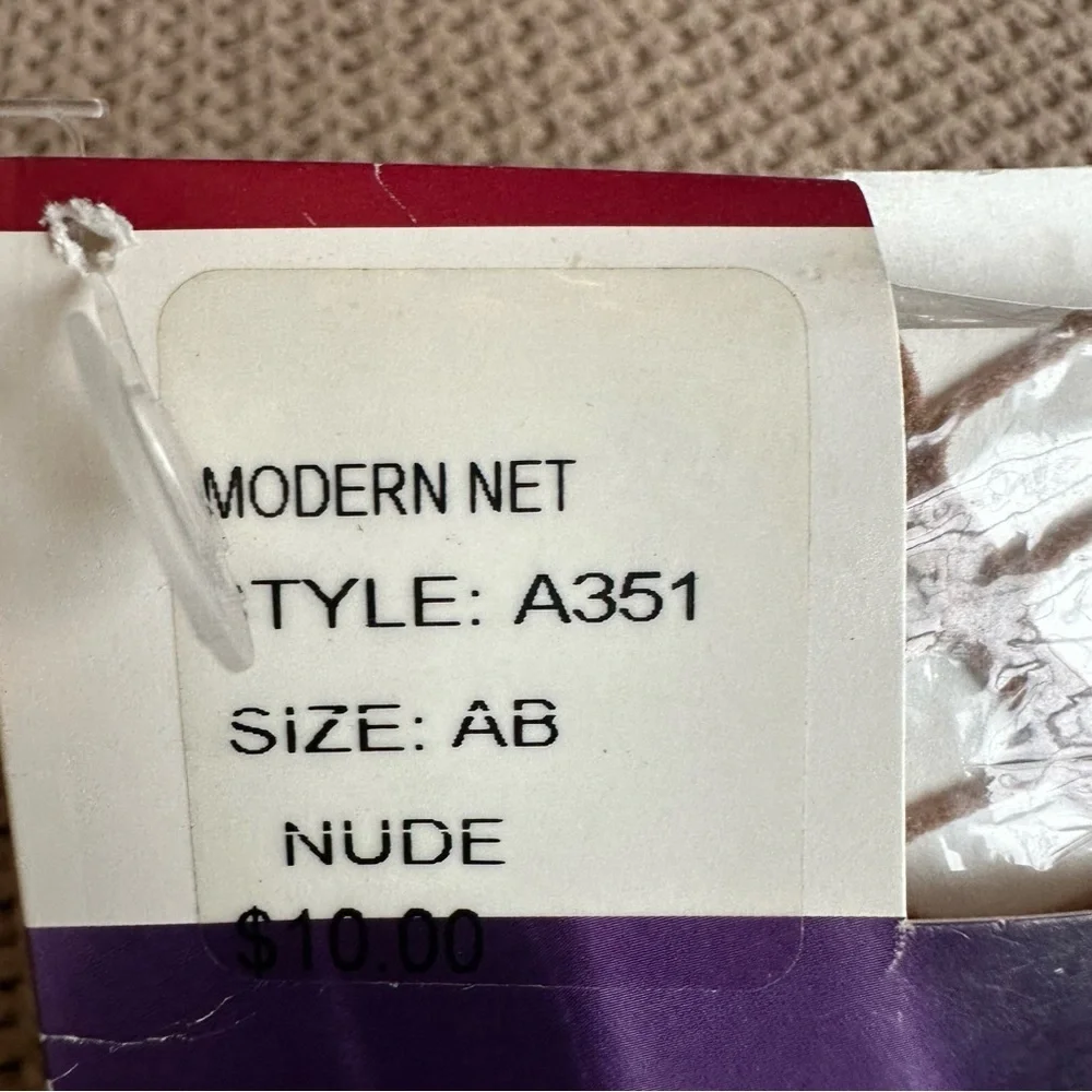 Vintage Hanes NEW Women's Fishnet Stockings Wide Net Hosiery Nude Sz AB